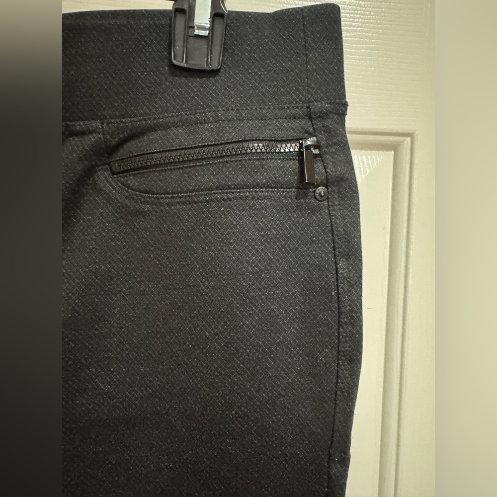 NWOT DKNY Pull on Black Slim Fit Pants Size L - Picture 5 of 7